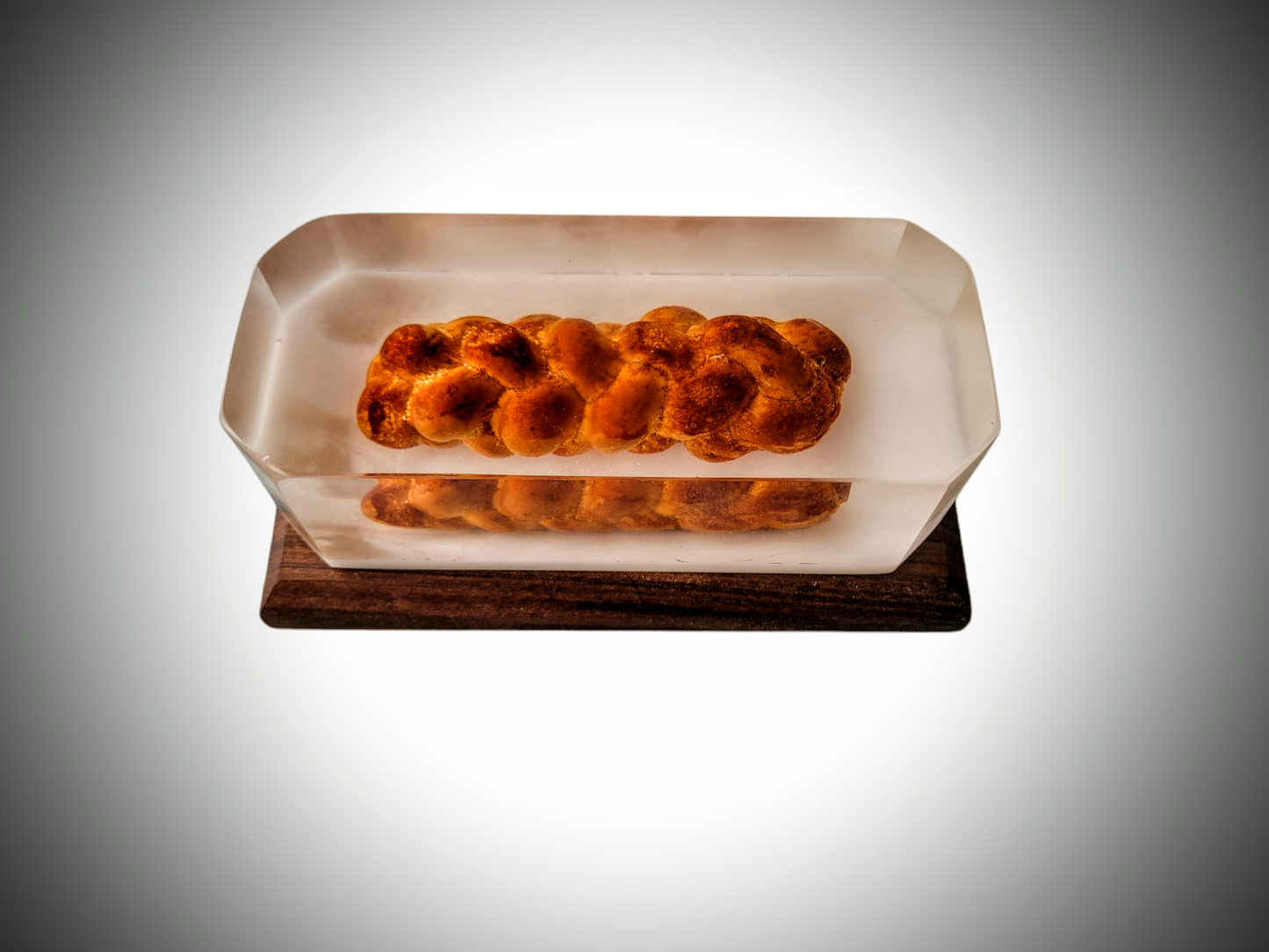 Epoxy casting with base